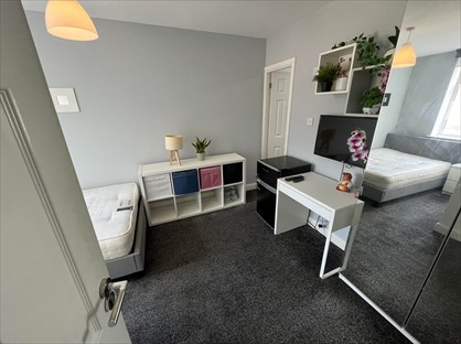 Room in a Shared House, Moorside Road, M27