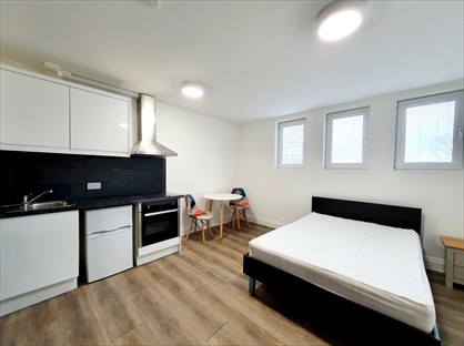 Studio Flat, Warspite Road, SE18