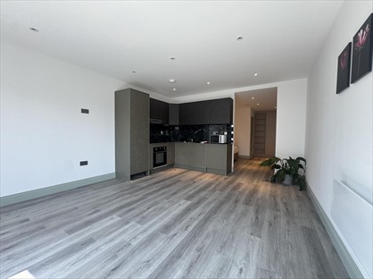 Studio Flat, Blackfen Road, DA15