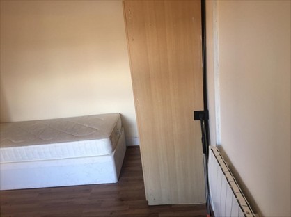 2 Bed Flat, Wellington Road South, SK2
