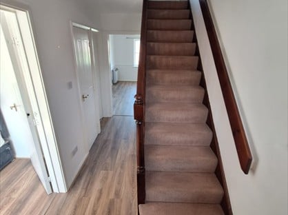 2 Bed Maisonette, Camellia Drive, BA12