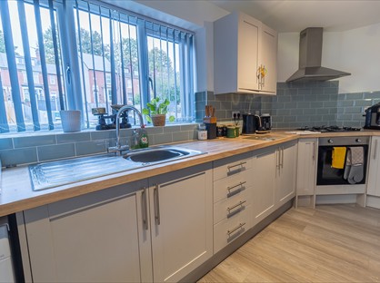 1 Bed Flat, Cherry Orchard, DY10