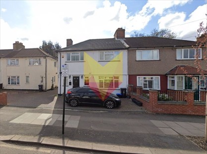 Room in a Shared House, Gaysham Avenue, IG2