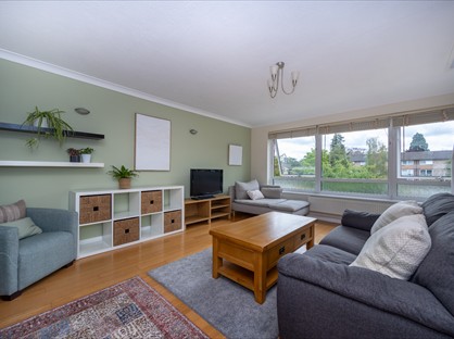 2 Bed Maisonette, Lima Court, RG1