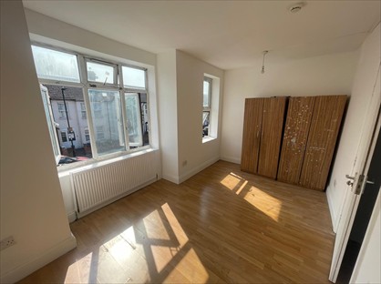 3 Bed Flat, Adelaide Road, UB2