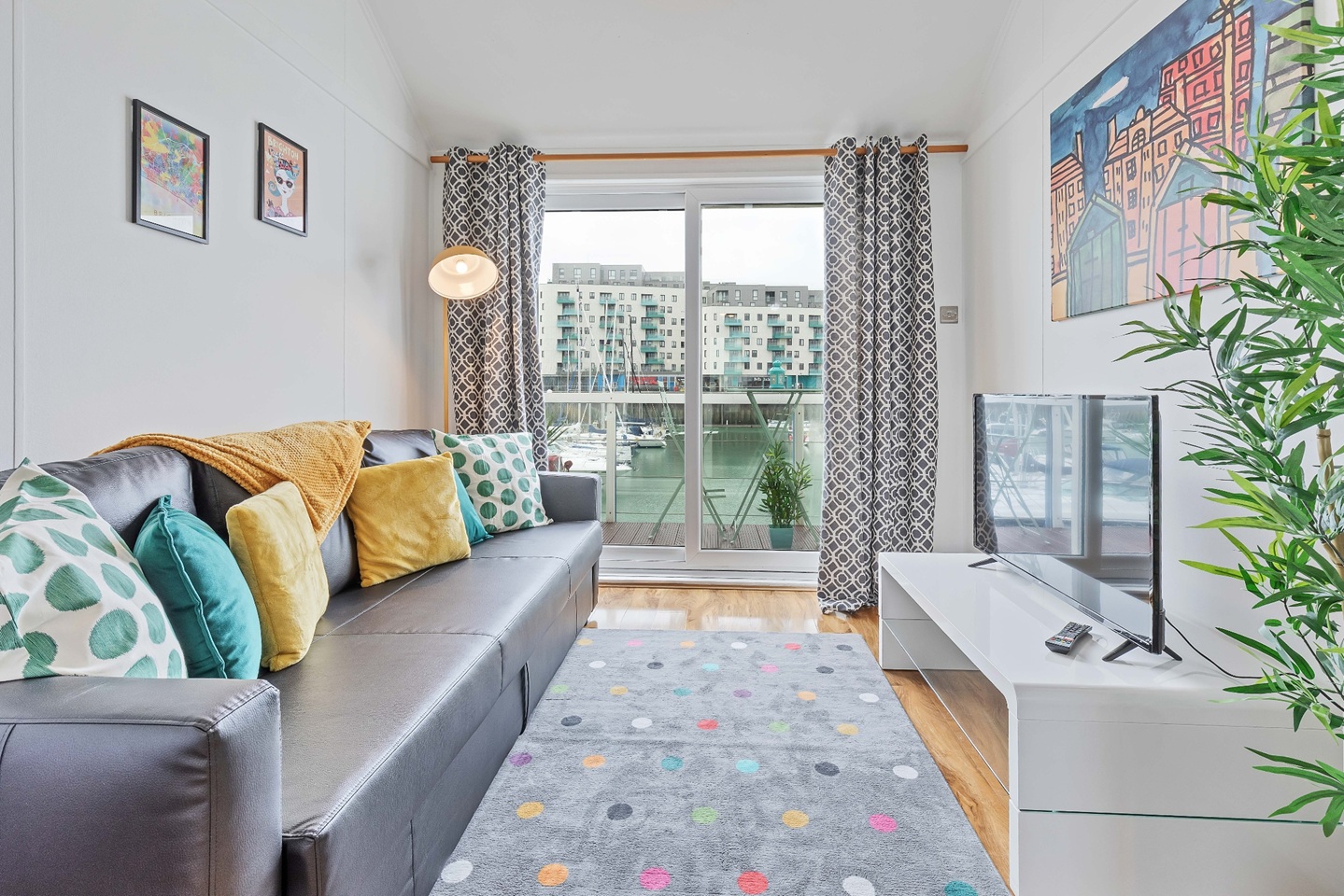 1 Bed Maisonette, Western Concourse, BN2