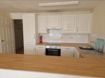 1 Bed Flat, Blackdown House, BA21