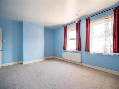 Room in a Shared House, North Road, GU21