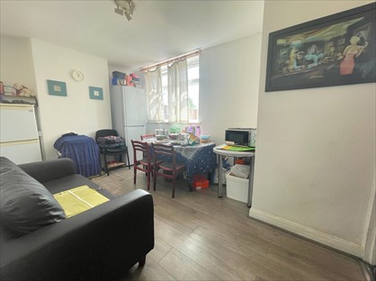 4 Bed Semi-Detached House, Carlyon Road, HA0