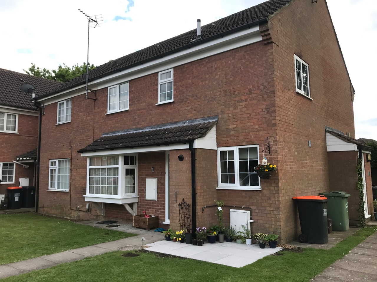 Dunstable - 2 Bed Semi-Detached House, Bowmans Way, LU6 - To Rent Now ...