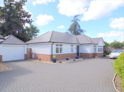 3 Bed Bungalow, Pinehurst Road, BH22