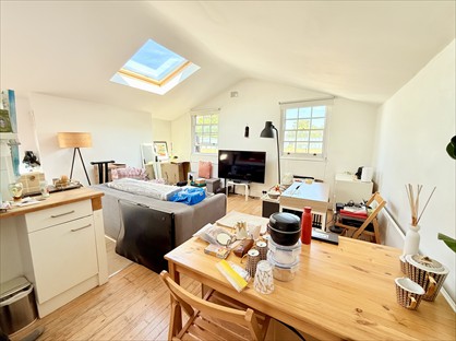 Studio Flat, Liverpool Road, N1