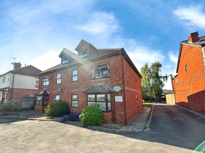 2 Bed Flat, Berwyn House, RG2