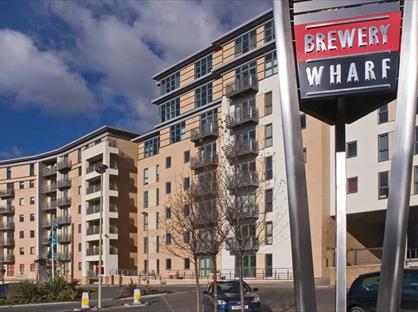 1 Bed Flat, Balmoral Place, LS10