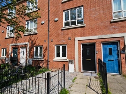 4 Bed Terraced House, Topfields Grove, M7