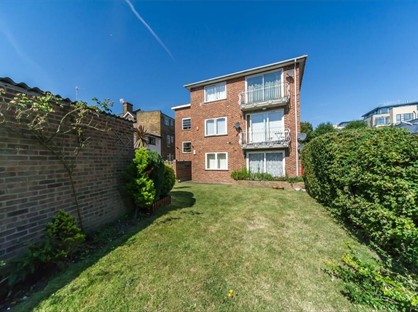 2 Bed Flat, Weathersfield Court, SE9