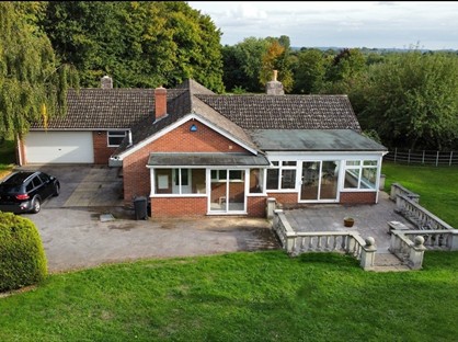 3 Bed Bungalow, Huntworth Park, TA7