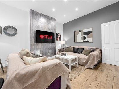 4 Bed Semi-Detached House, Avon Road, WA15