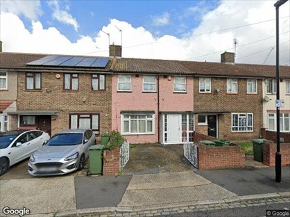 3 Bed Terraced House, Murray Square, E16