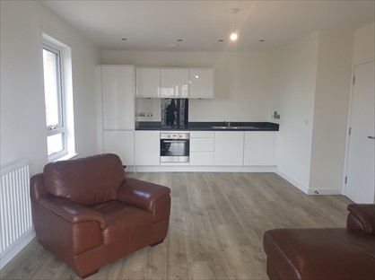 2 Bed Flat, Denman House, TW14