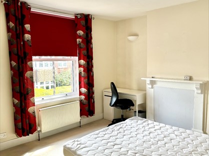 Room in a Shared House, Cleveland Road, PO19