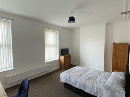 Room in a Shared House, The Headrow, LS1