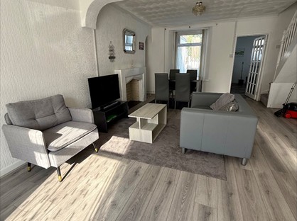 2 Bed Semi-Detached House, Swansea, SA1