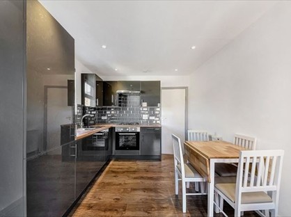 3 Bed Flat, Munster Road, SW6