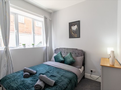 2 Bed Semi-Detached House, Kingston Road, PO2