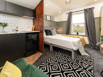 Room in a Shared House, Chorley Road, M27