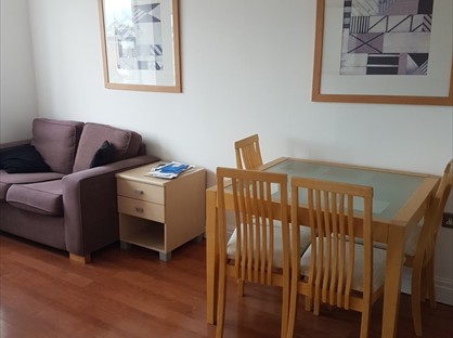 2 Bed Flat, Meridian Hse, E14