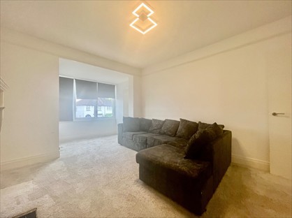 1 Bed Flat, Burnt Ash Lane, BR1