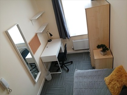 Room in a Shared House, Moss Street, CV31