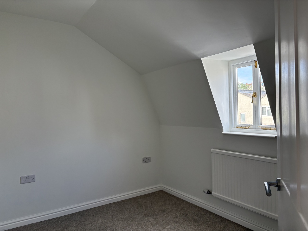2 Bed Detached House, Brook Lane, BS6 photo 5