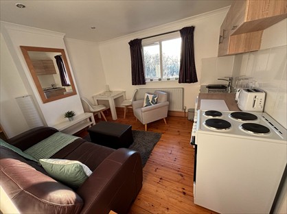 1 Bed Flat, Grangecliffe Gardens, SE25