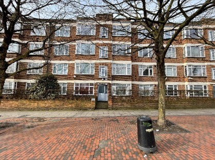 2 Bed Flat, North Gates, N12