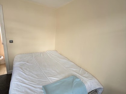 Studio Flat, Colindeep Lane, NW9