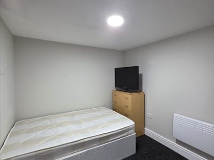 Studio Flat, Broadway, CF24