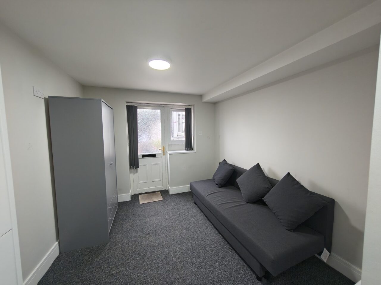 Studio Flat, Monthermer Road, CF24 photo 2