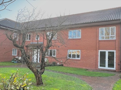 2 Bed Flat, Beaufort Court, TA8
