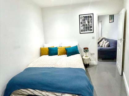 Studio Flat, Sylvia Gardens, HA9