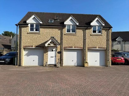 2 Bed Detached House, Avenue De Gien, SN16