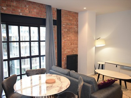 Studio Flat, Circus Road East, SW11