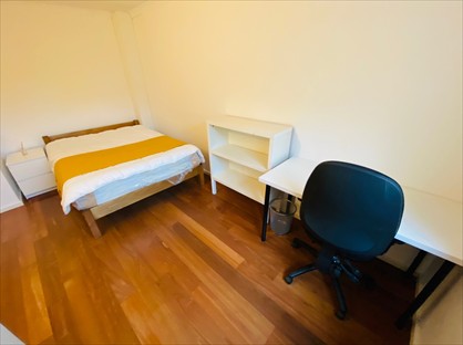 Room in a Shared House, Queen Of Denmark Court, SE16