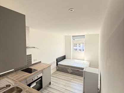 Studio Flat, Dunstable Road, LU4