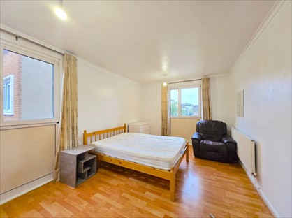 4 Bed Maisonette, Crane House, E3
