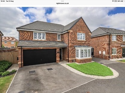 5 Bed Detached House, Tree Top Close, WF3