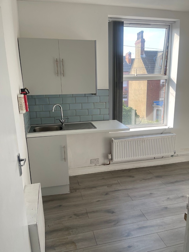 Room in a Shared House, Leeds, LS12 photo 2