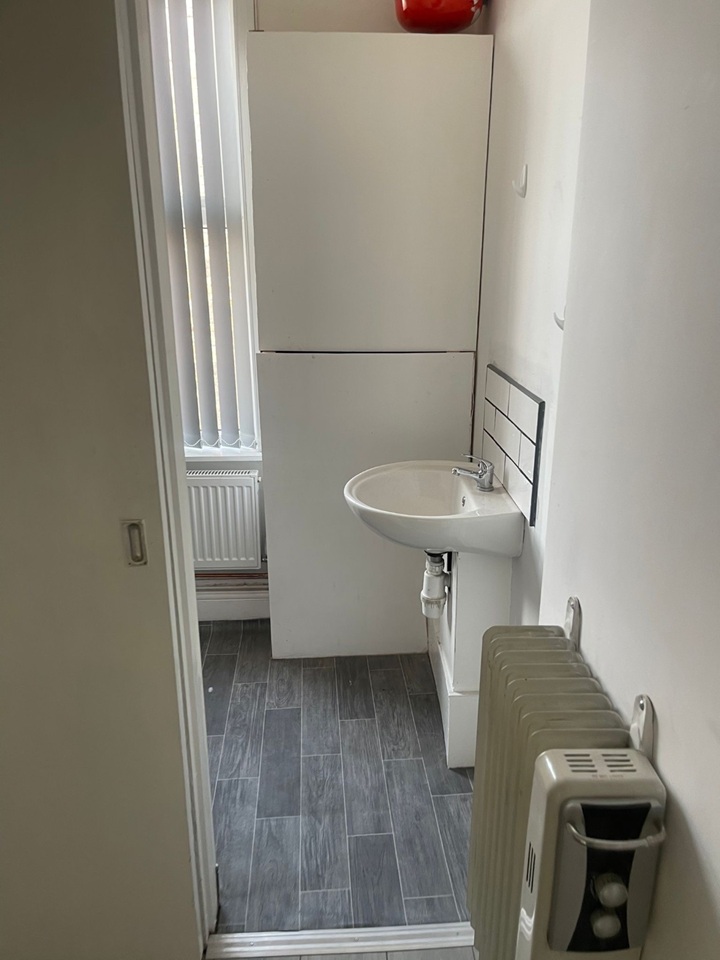 Room in a Shared House, Leeds, LS12 photo 4