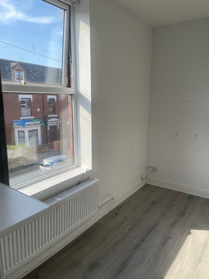 Room in a Shared House, Leeds, LS12 photo 5